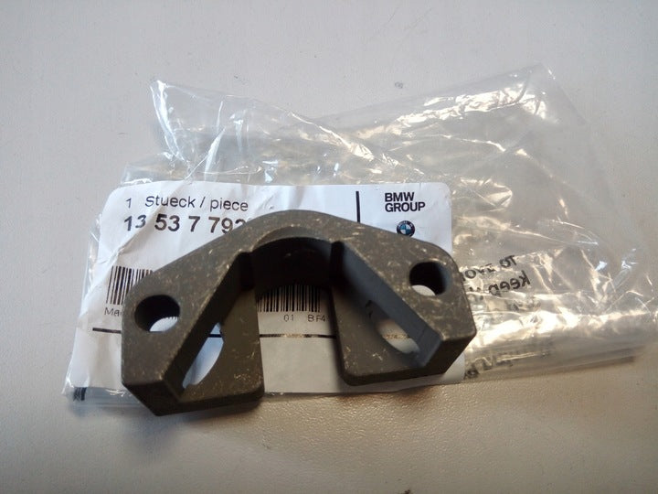 Genuine BMW Fuel Injector Clamp Holder for M57N2   OE- 13537792722